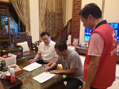 陈晓建到梅江区新中社区开展创文“双到”进社区活动