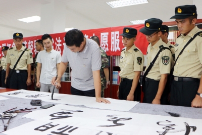 当兵哥哥遇上“文艺”，你猜会怎样？