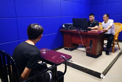 深夜，他们盯上了路边未上锁汽车，大埔警方出手了