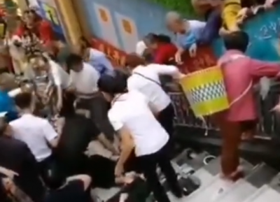 四川巴中一购物中心开业促销发生拥挤事件 已致16人受伤