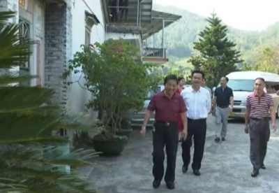 暖心！朱汉东看望廖乐年老师，送上节日问候与祝福...