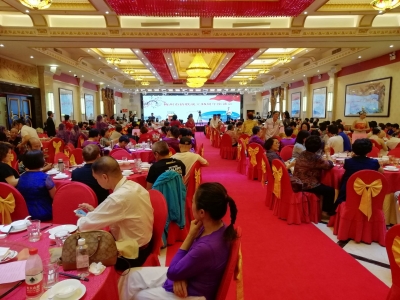 市侨联举行成立35周年座谈会！海外侨胞、港澳台同胞等300多人齐《歌唱祖国》