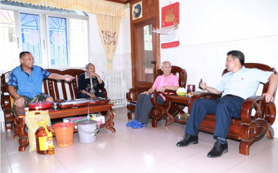 节日致问候 敬意涌上心！朱少辉国庆前夕走访慰问老战士老党员