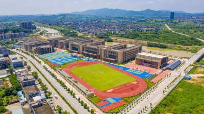 丰顺：最好的建筑在学校 最好的资源给师生