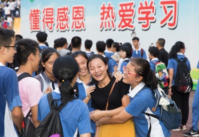 感动与温情！教师节，梅州人这样向“园丁”致敬