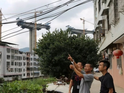 光天化日之下，七男子“组团”在大埔偷电缆...被“团灭”！