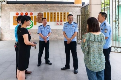 李政江到中小学和幼儿园检查督导校园安全工作