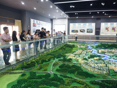 今天，梅州这些地方迎来一群特殊的客人