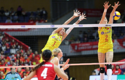 中国女排3-0战胜美国女排，豪取七连胜