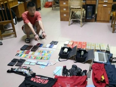 令人智熄！五华一男子砸车窗盗窃，嫌钱少竟做出这个举动...