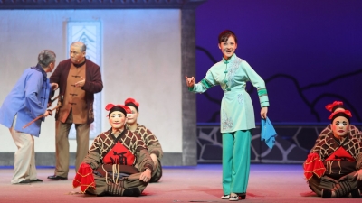 融合客家童谣、说唱...大型广东汉剧《酒乡纪事》今晚首演 