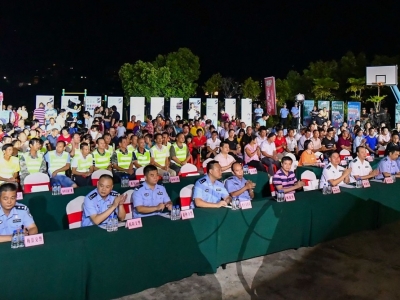 他们来了！带着电影和交通安全小知识到梅县南口来了！