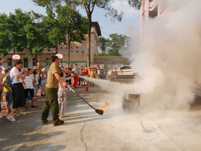 防性侵、防火、防身自卫...志愿者为孩子们带来应急课
