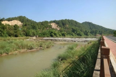 徐杞文到西河镇漳溪河开展河长制巡河工作