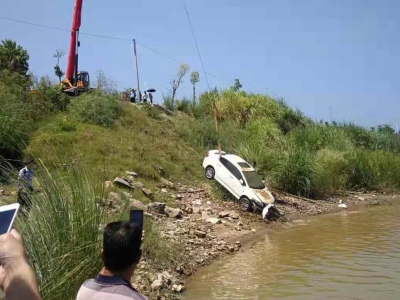 痛心！五华横陂男子驾车坠河身亡