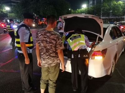 别侥幸！梅州公安交警夜查来了，一晚查纠交通违法604起 