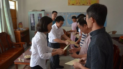 李洁明一行到五华潭下镇品畲村调研精准扶贫工作