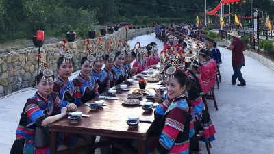 百米长桌宴开席！走进“畲族故里”，载歌载舞庆丰收