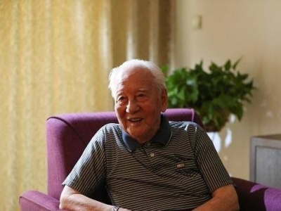 致敬！这两位广东人获得国家勋章和国家荣誉称号