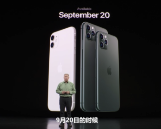 5499元起！史上最丑iPhone发布，真“浴霸”没5G，首次现场叫板华为