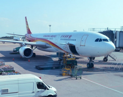 香港航空一架由台北至香港飞机因被谎报有炸弹延误