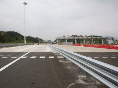 全省率先完成！平兴高速八尺主线站今日完成拆除 