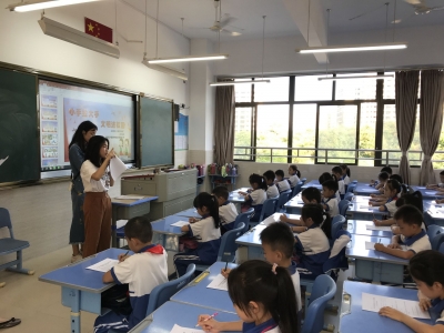 从小做个文明人！今日，梅县区这群志愿者走进校园