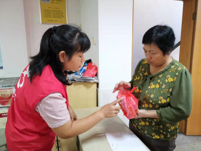 替老人免费体检、宣传卫生知识...梅江区开展主题教育公益志愿服务活动