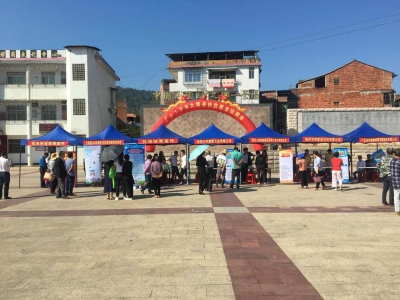 让贫困户在家门口就业！大埔这场招聘会真是“及时雨”