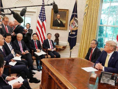 美国总统特朗普会见刘鹤