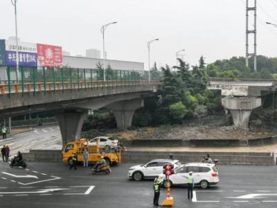无锡高架桥侧翻事故现场清理完成，下层道路恢复通行