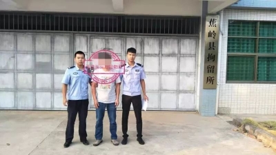 吓人！杂屋内非法储存45瓶煤气瓶，蕉岭一男子被行拘