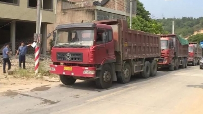 颤抖吧！丰顺开展“治超”行动，查了34辆超限超载货运车