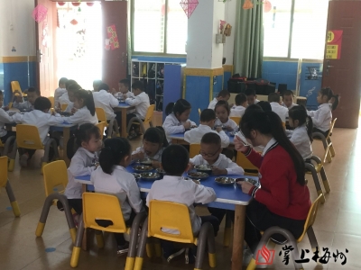 拒绝浪费粮食从娃娃抓起！梅县这群萌娃棒棒哒