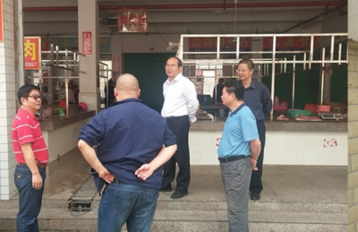 甘飞鸿率队到食品生产经营单位开展主题教育调研