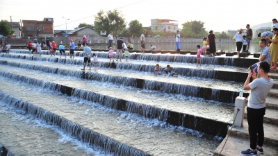 平远网红“水打坝”火了！小孩来了不想走、市民纷纷来“打卡”