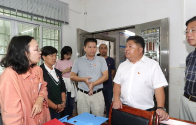 吴晖率队到横陂镇调研“不忘初心、牢记使命”主题教育活动开展情况