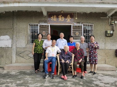 试试的心态，印尼华侨竟找回失散21年的亲人...梅江公安收到这样一面锦旗~