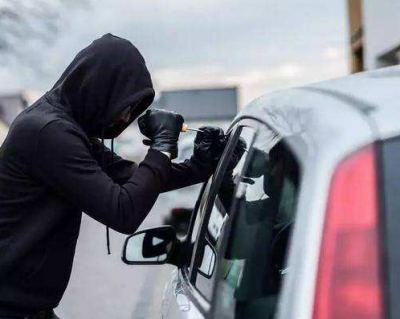 大埔一车主如此“马大哈”，车内现金、物品不翼而飞！