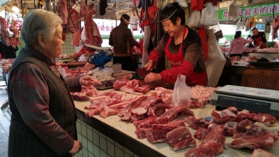 梅城猪肉降价了！明年供应更充足，来看记者走访…