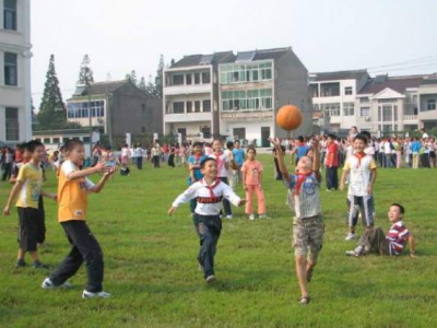 学生减负，体育却为何还要加码？