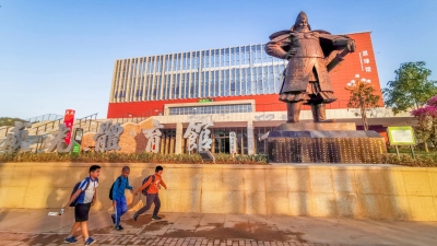 五华威光体育馆开馆啦！来吧，一起燃烧卡路里！