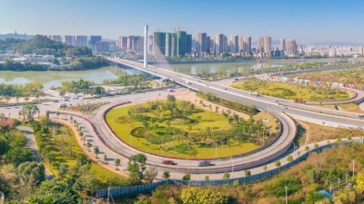 披绿啦！快看镶嵌在广州大桥东端两侧的“绿宝石”