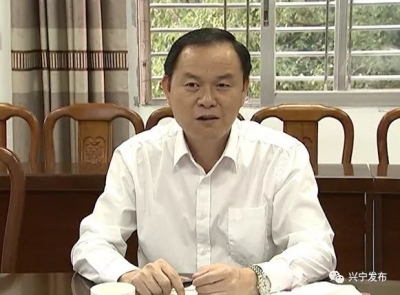 洪国华到坭陂中学调研时强调：加大投入 办人民满意的教育