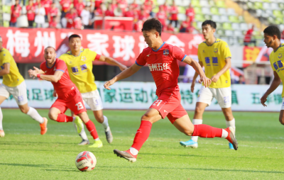 市足球联赛第八轮又战六场，梅江西阳继续领跑积分榜！