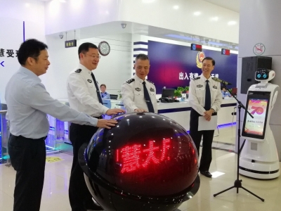 全程自助，几分钟就搞定！粤东首个“无纸化智慧办证大厅”在梅州启用