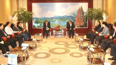 叶贞琴等省市领导会见参加世界长寿乡生物与大健康高峰论坛的院士专家代表