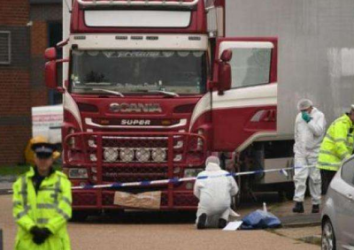 越外交部就英国死亡货车案发布声明：这是一场严重的人道惨剧