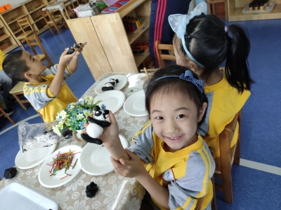 耳朵竖起来~小手动起来！梅县这堂课在萌娃心中种下爱心