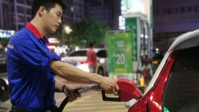 @梅州车主 油价明天要上涨！加满一箱油多花4元